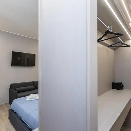 Iron Luxury Guest house 4*
